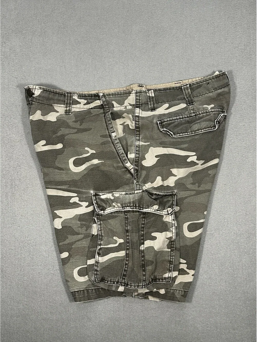 Faded Glory Mens Green Camouflage Multi Pockets Cargo Shorts SZ 42